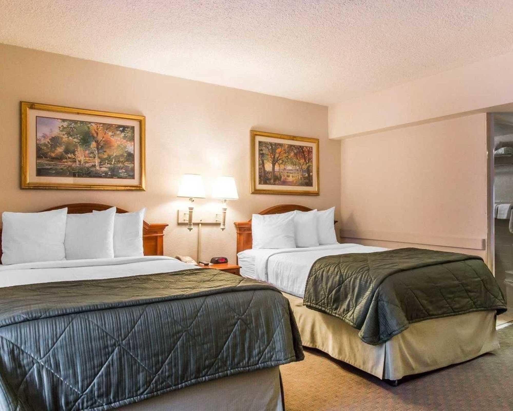 Quality Inn Savannah Historic District Exterior photo