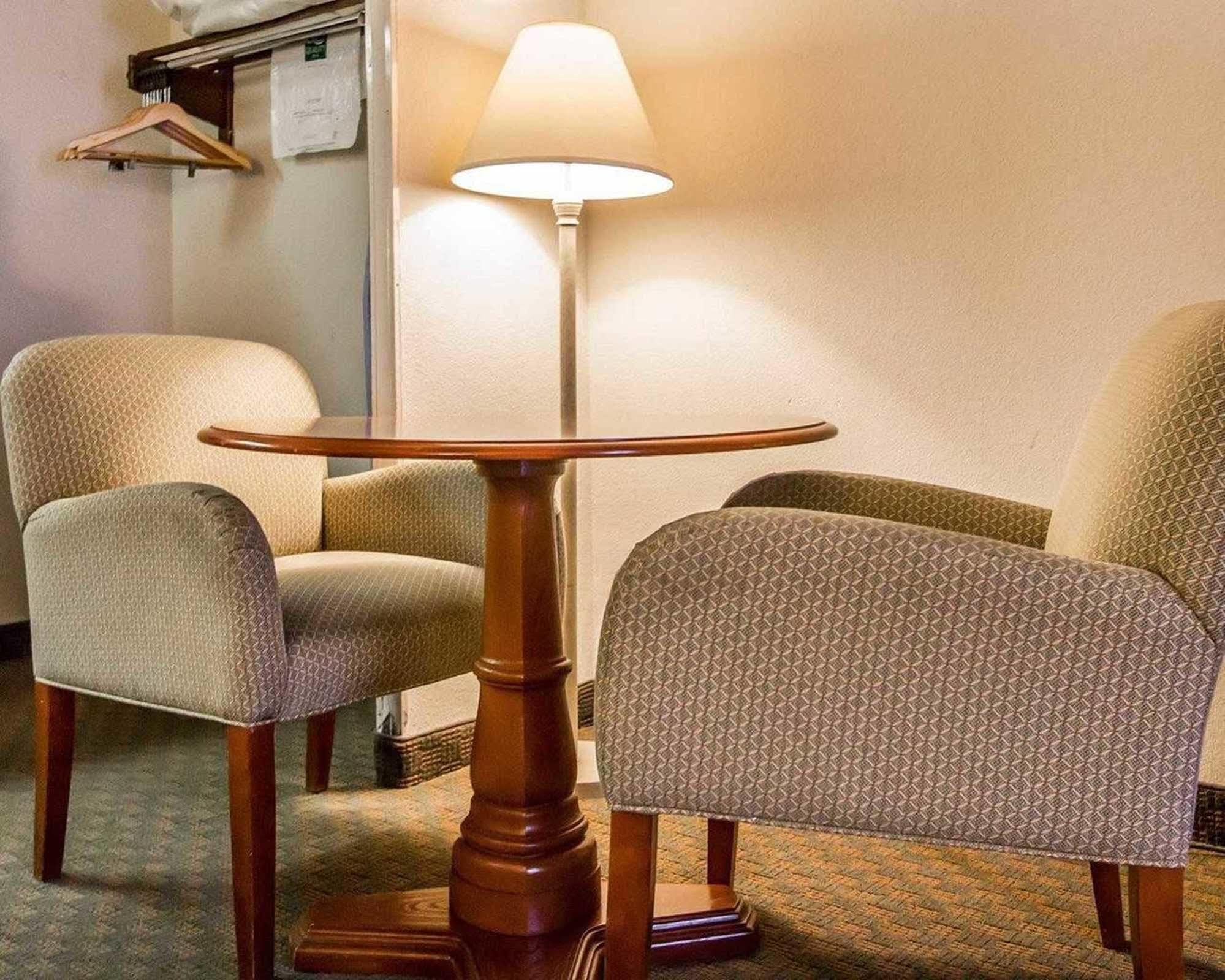 Quality Inn Savannah Historic District Exterior photo